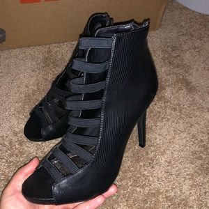 Black Elastic Steve Madden Heels